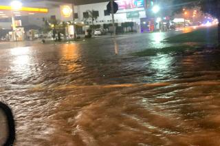 Sinop tem chuva forte e várias vias voltam a ficar alagadas