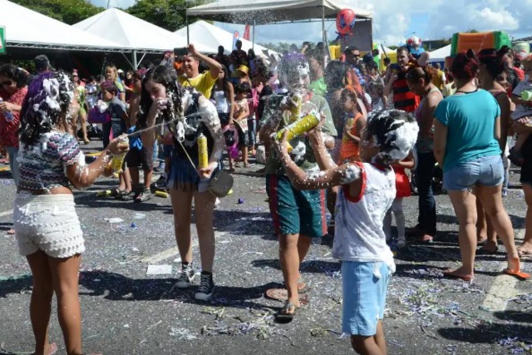 Campanha quer proteger crianças e adolescentes no carnaval