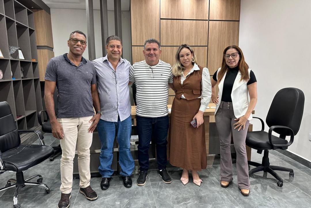 Câmara firma convênio com a Uniflor