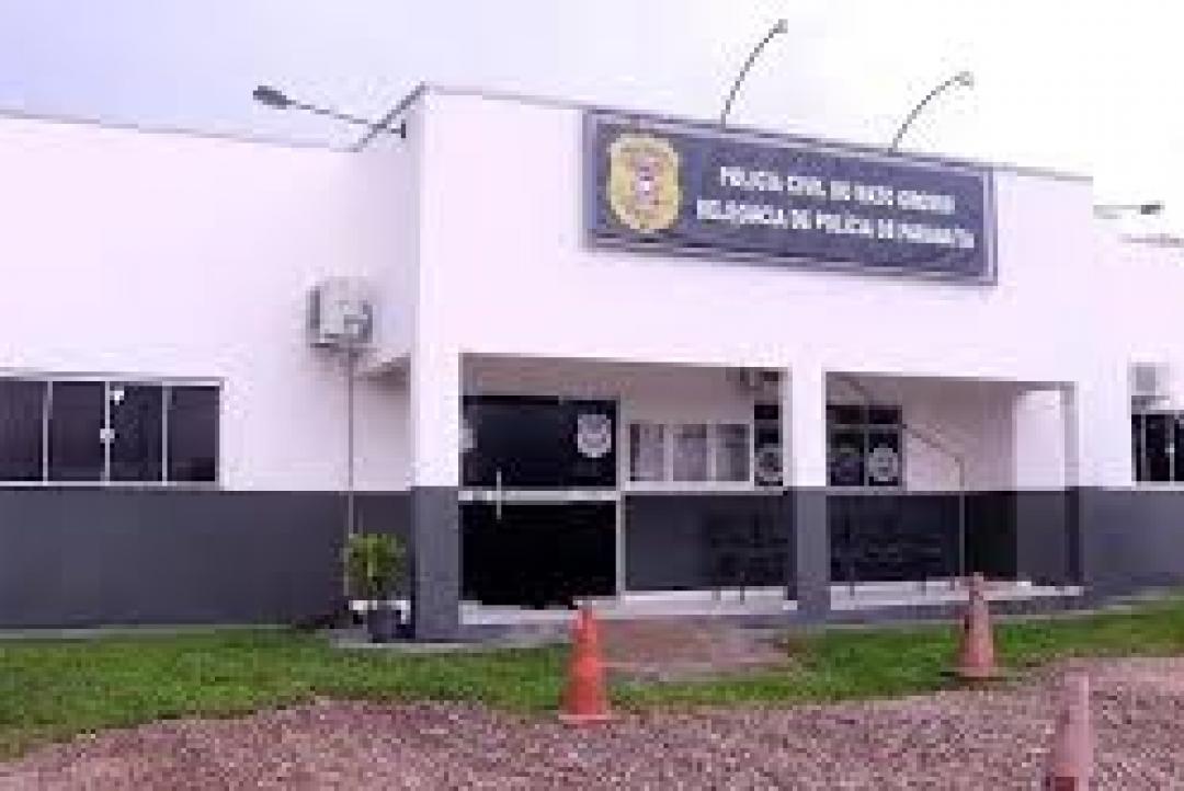 Dupla é conduzida para a delegacia em Paranaíta 
