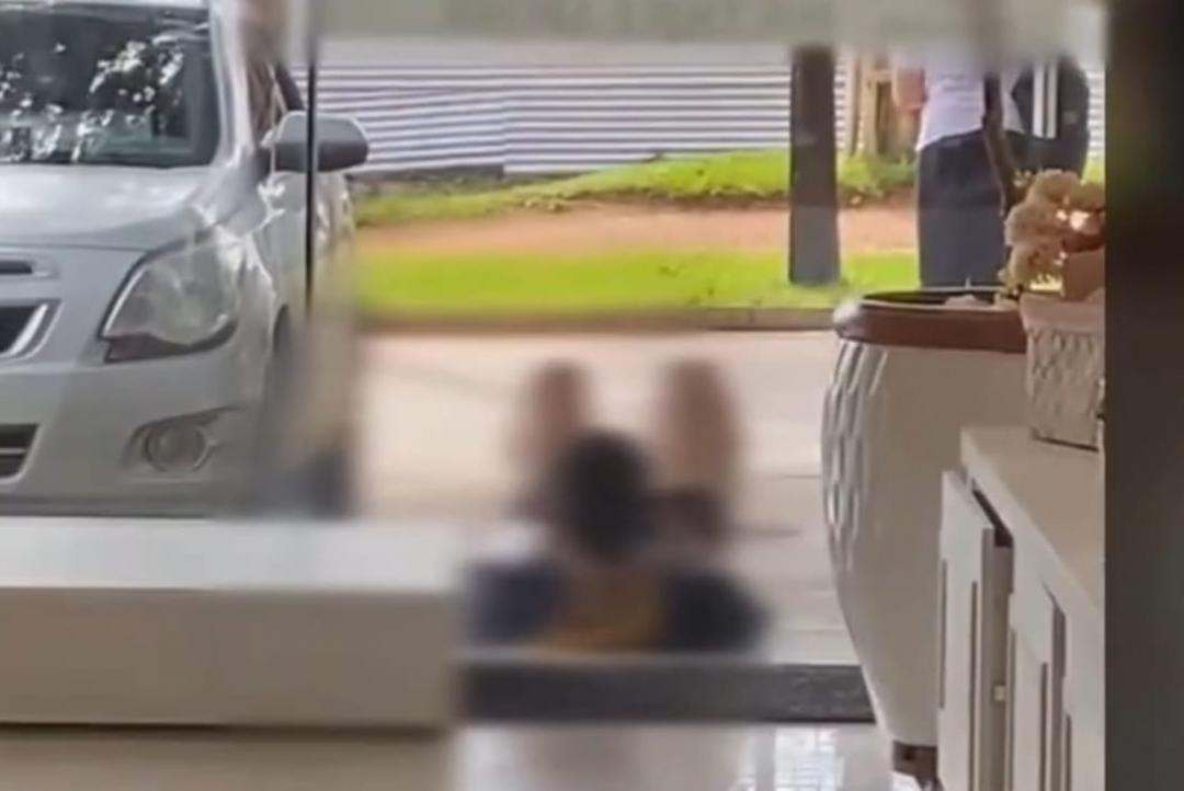 Homem é flagrado se masturbando em área comercial de Alta Floresta