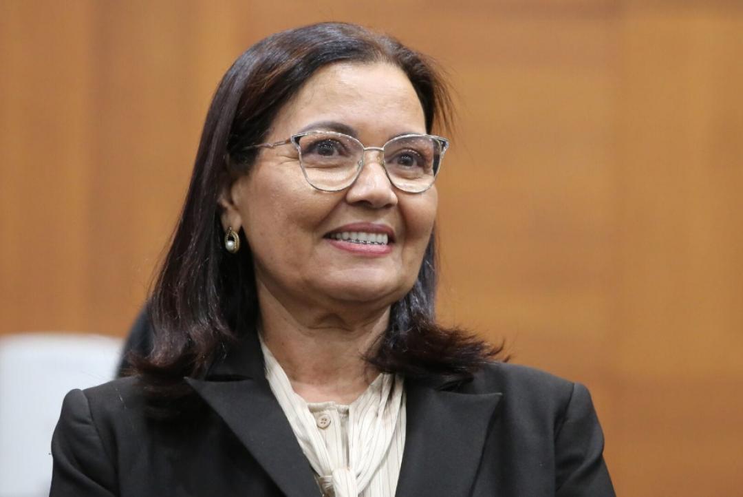 Professora assume mandato de deputada no lugar do Dr. Eugênio