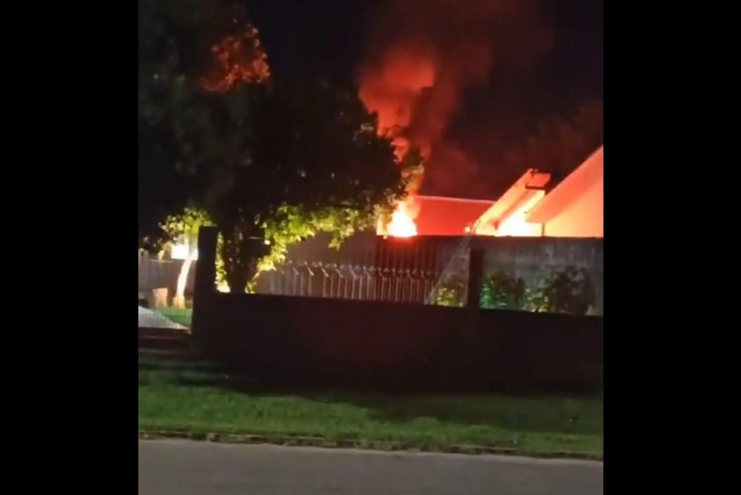 Promotor de Justiça tem casa invadida pela ex: carro é incendiado