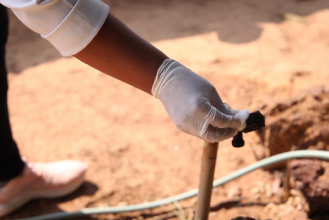 Equipes do Vigia Águas e Fiscalização acompanham coletas de amostras de água realizada por concessionária