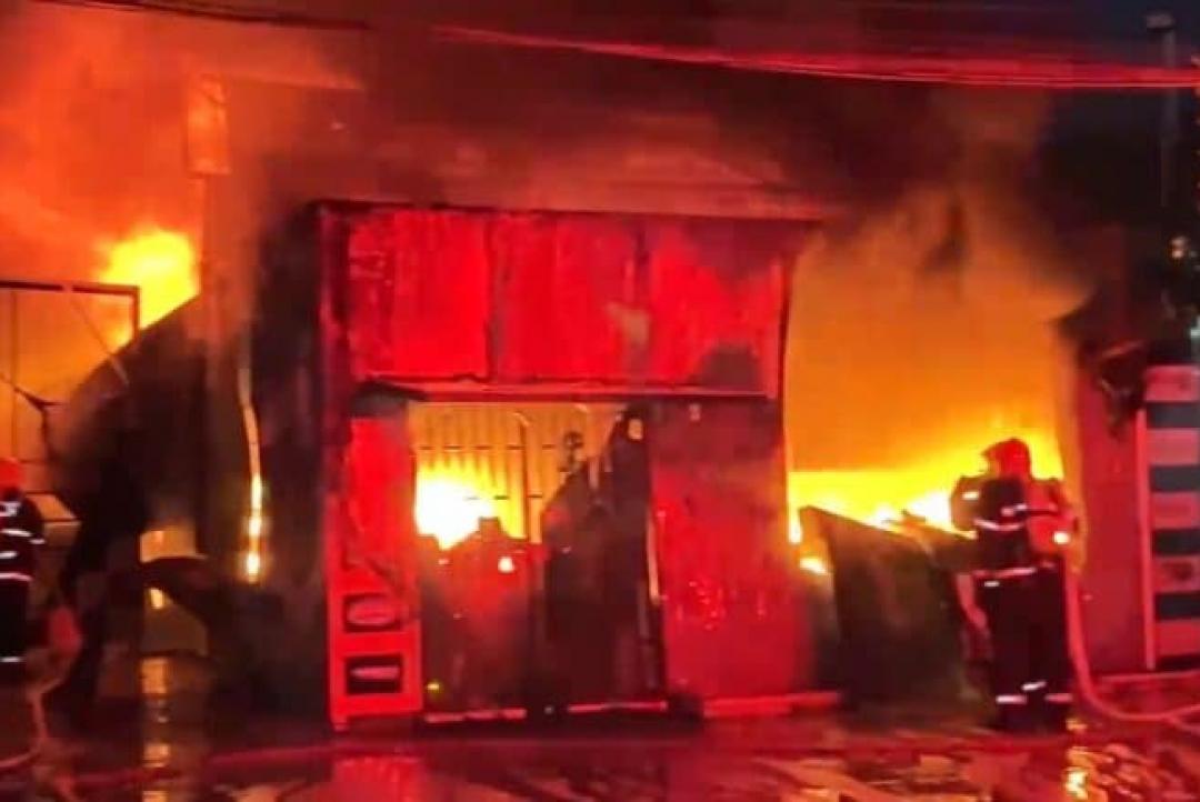 Incêndio destrói empresa no centro de Sinop