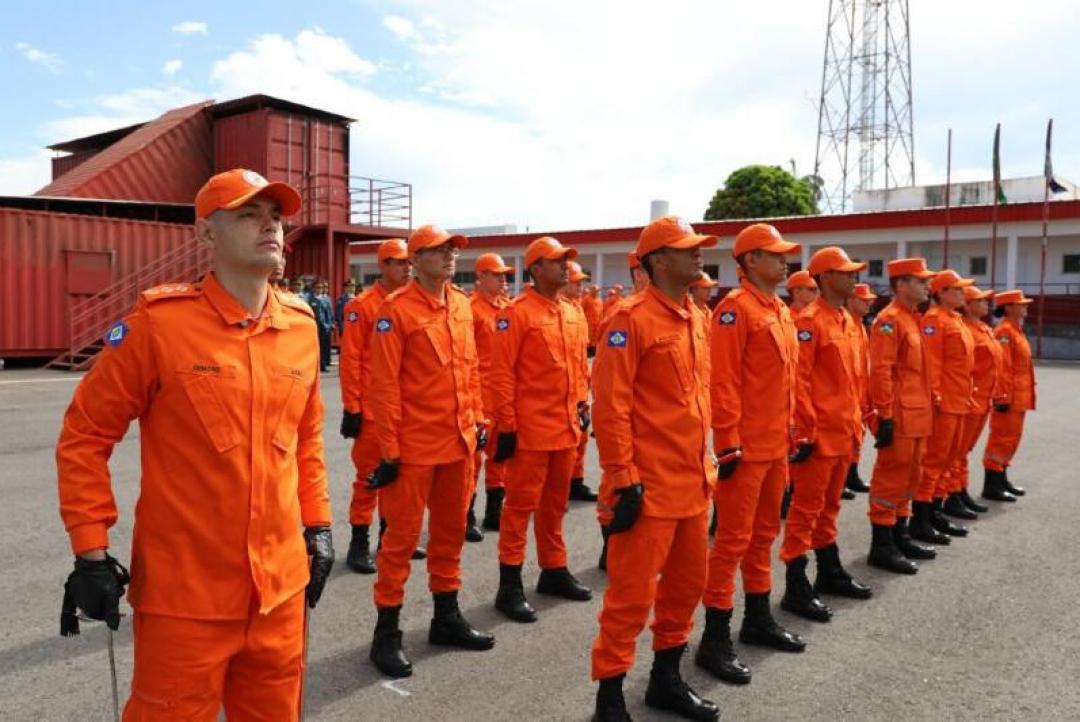 Bombeiros de MT terão farda laranja
