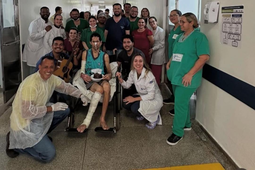 Jovem que sobreviveu à acidente grave na MT 208 deixa o hospital