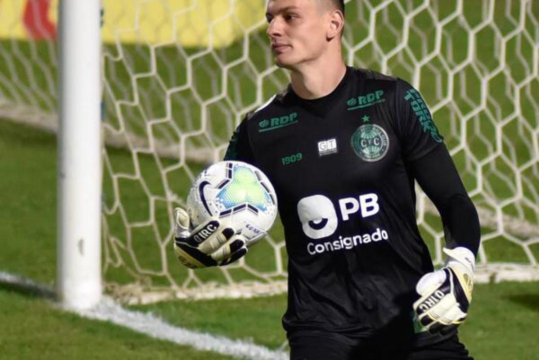 Goleiro do Cuiabá Esporte Clube aciona Justiça e cobra R$ 175,8 mil do clube