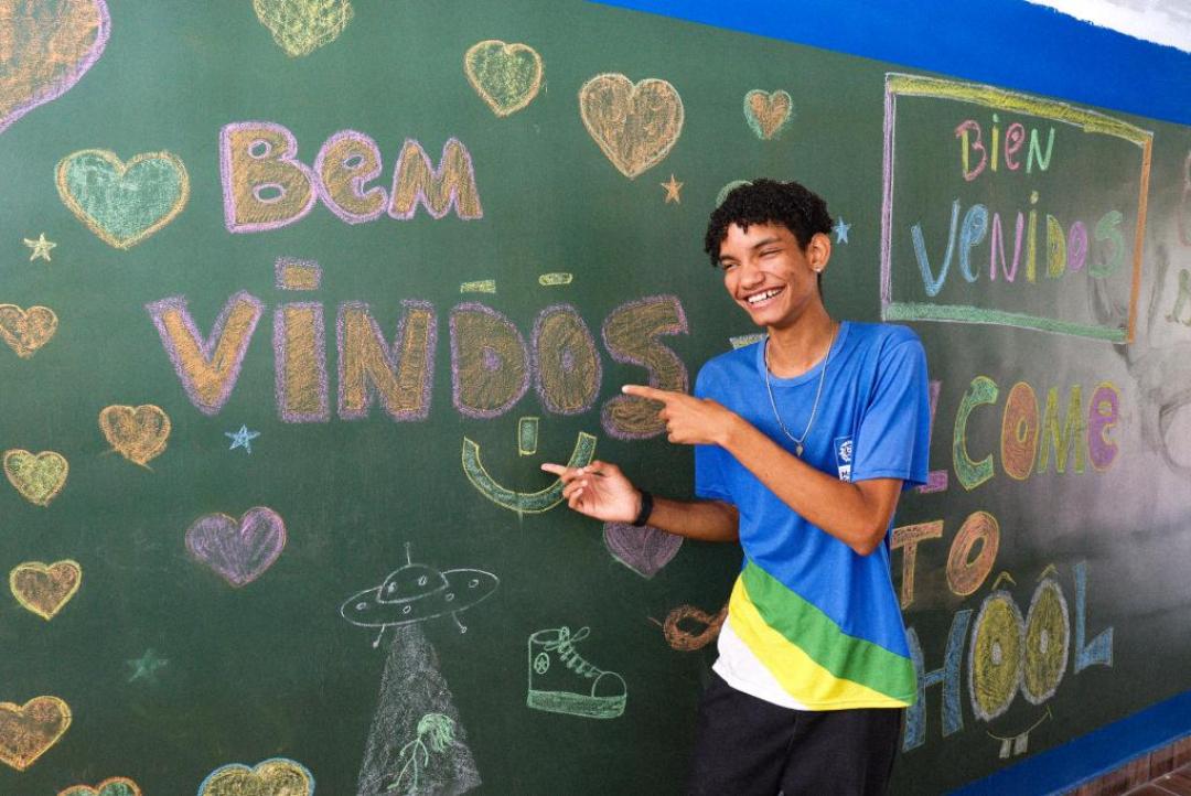 Mais de 310 mil estudantes retornam às aulas na rede estadual com novas diretrizes nesta segunda-feira (3)