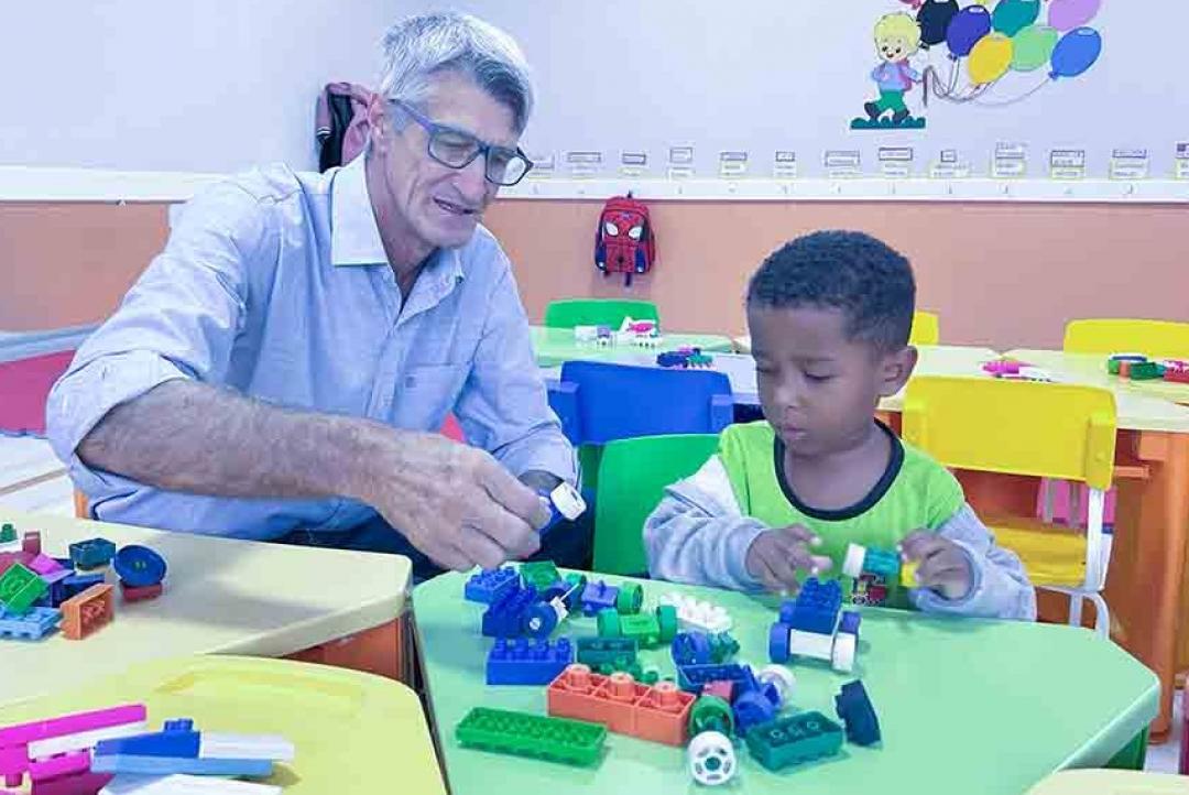 Prefeito e secretária de Educação acompanharam a volta às aulas na Trenzinho Mágico